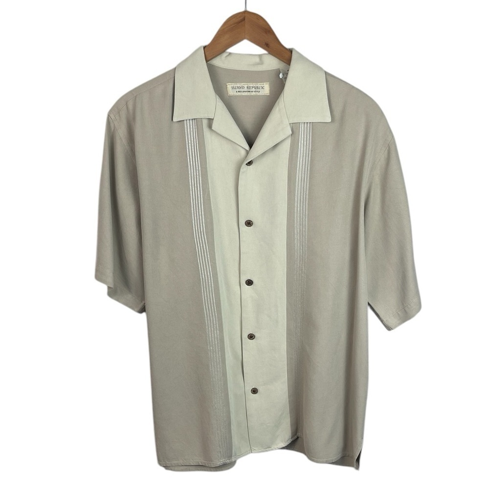 BF1513 men’s island republic 100% silk Island Beach vacation button down shirt M